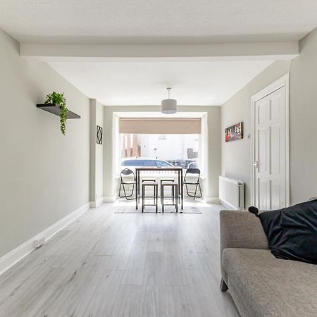 Snug Central Belfast Home, 2 Minutes From Ormeau Park! Zewnętrze zdjęcie