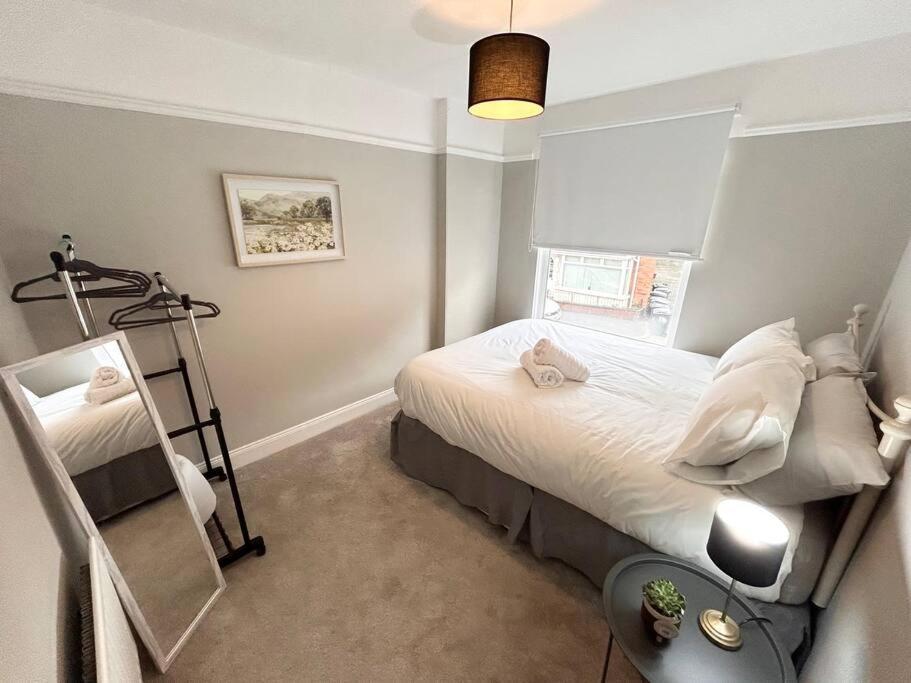 Snug Central Belfast Home, 2 Minutes From Ormeau Park! Zewnętrze zdjęcie